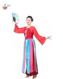 Váy rời đỏ có gắn dây lụa + áo có tay