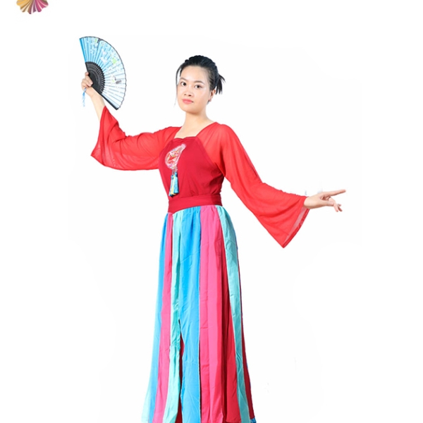 Váy rời đỏ có gắn dây lụa + áo có tay