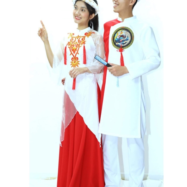 Áo dài trắng đỏ tua
