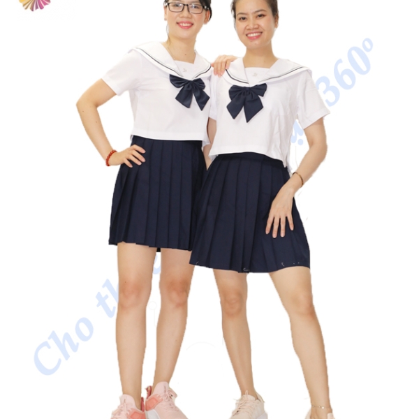 Nữ sinh Nhật Bản nơ đen