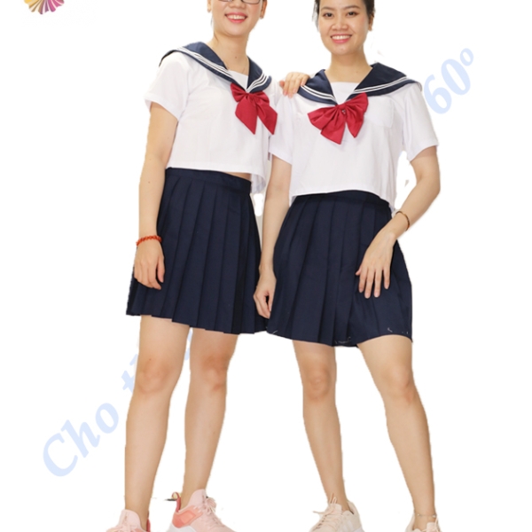 Nữ sinh Nhật Bản nơ đỏ