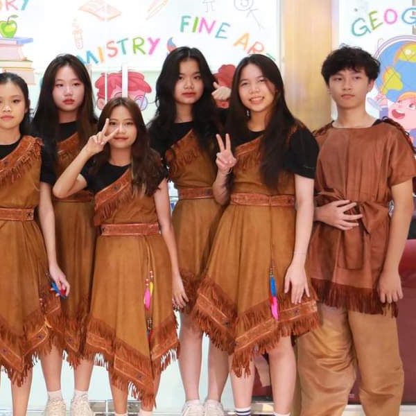 Thổ dân nam nữ